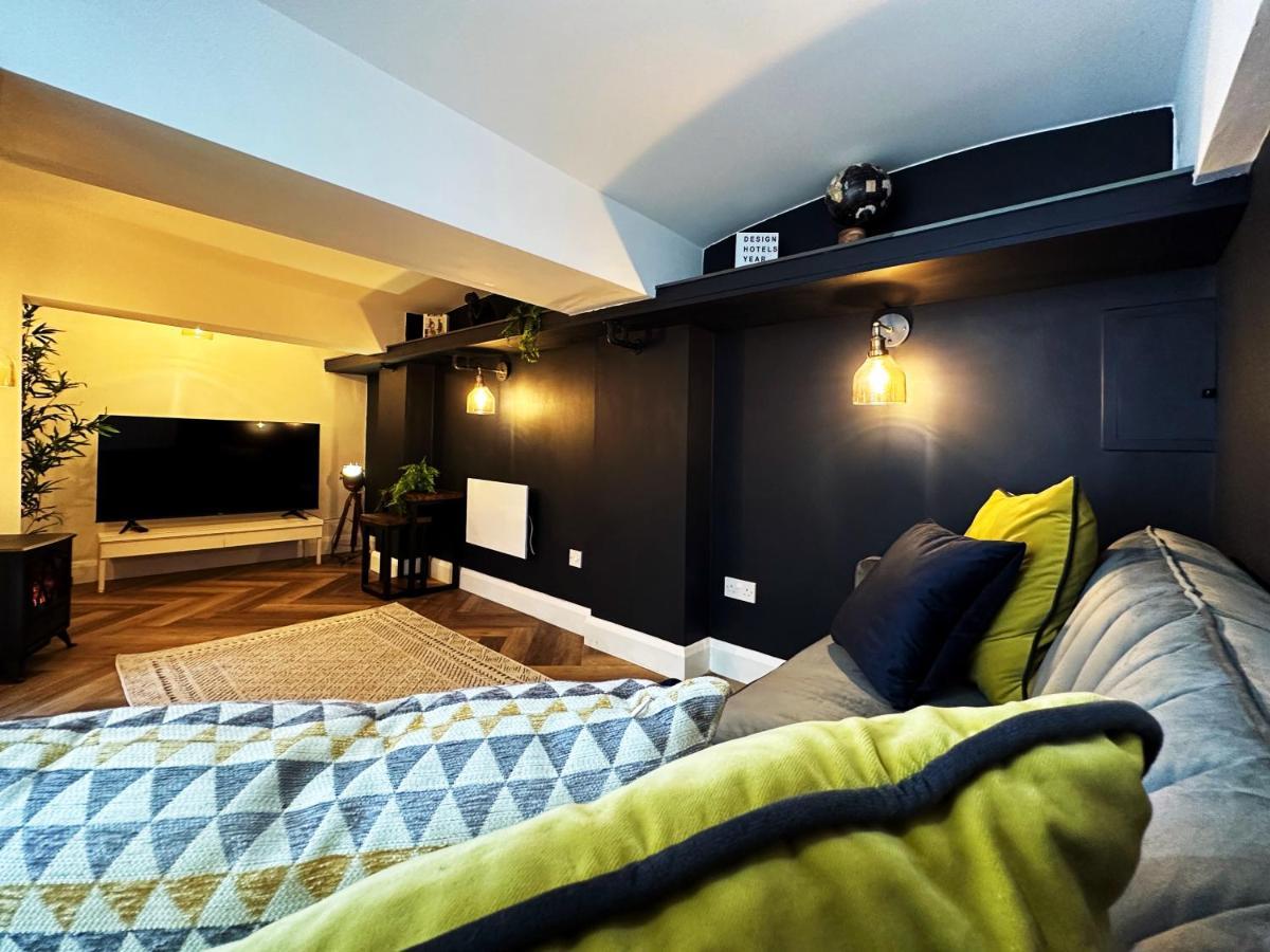Liam Place Near Hyde Park - 1 Double Bed, 1 Sofa Bed, Spacious Apartment, Private Entrance Londen