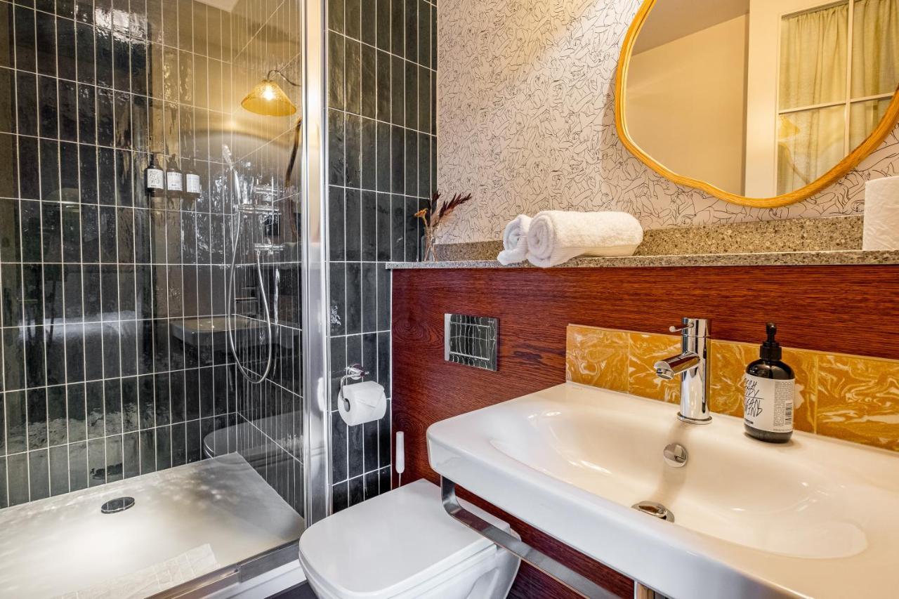 Hotel Room2 Chiswick Hometel London