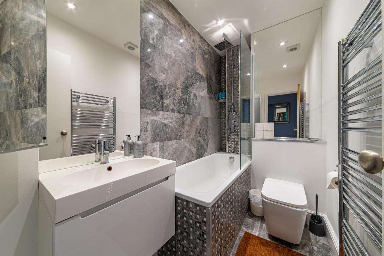 Specious Bright Flat With Garden In Apartamento Londres