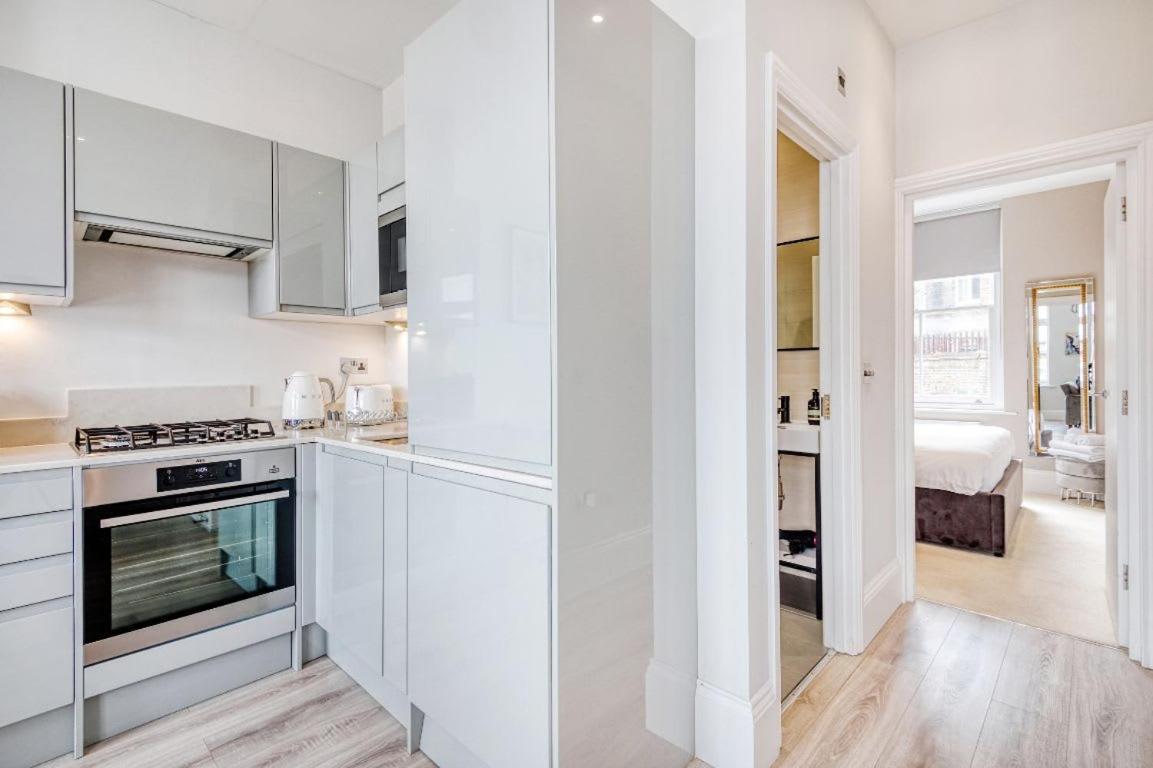 Elegant 1 Bed Apartment- Hampstead Village Сasa de vacaciones *