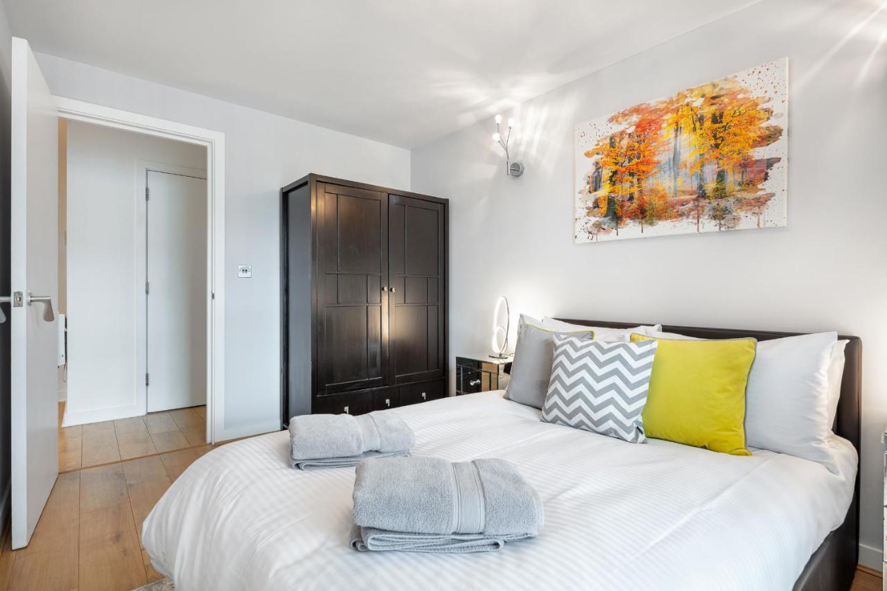 Apartment Stunning With Underground Parking! *