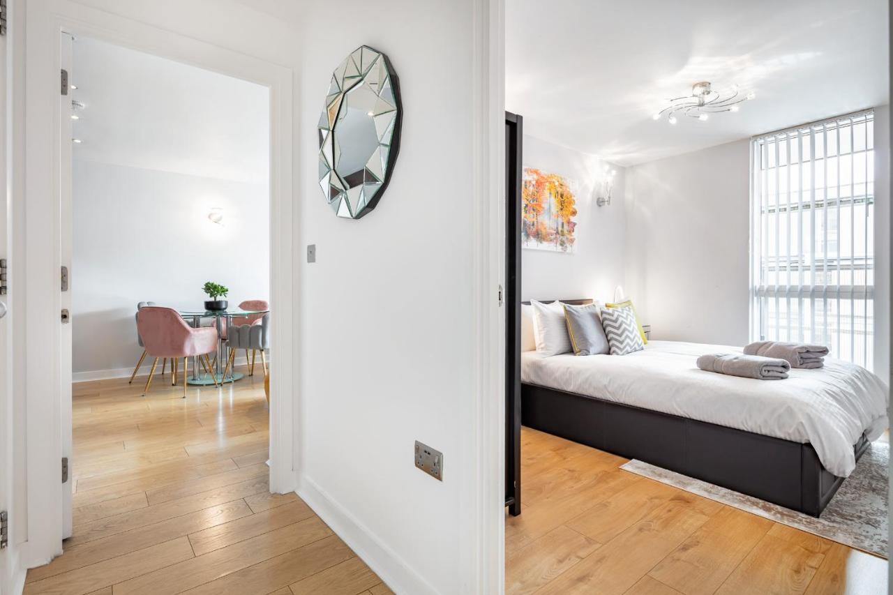 Stunning With Underground Parking! London