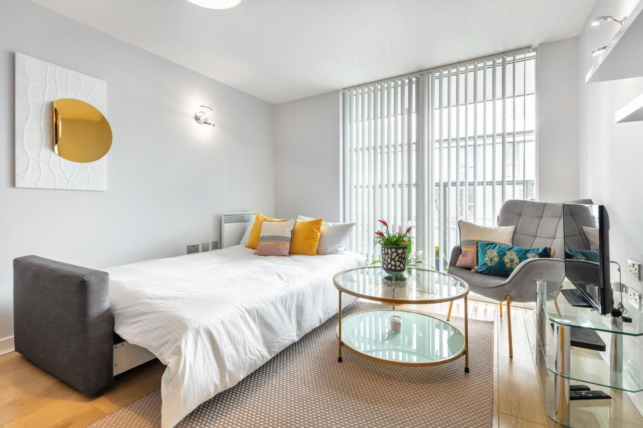 Apartment Stunning With Underground Parking! *