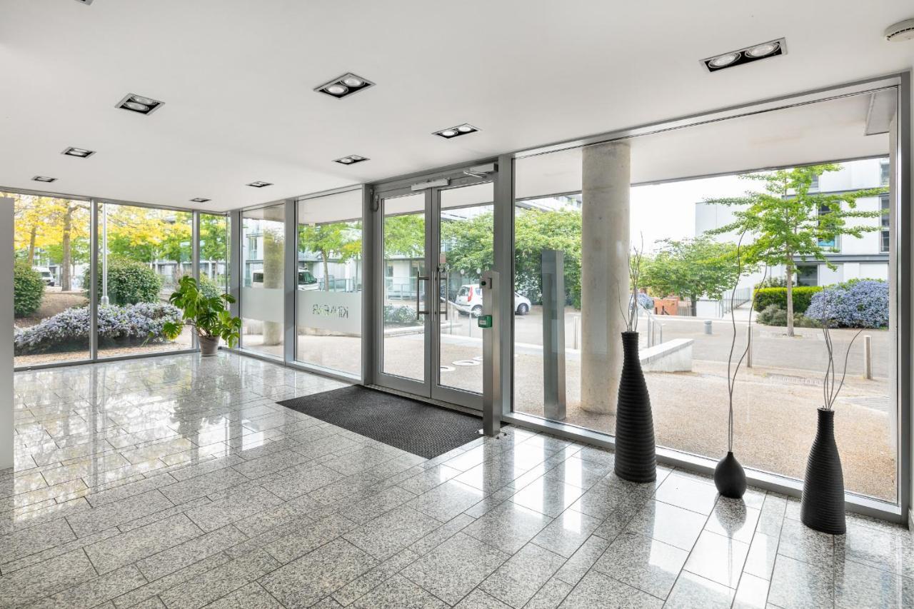 Apartamento Stunning With Underground Parking! Londres