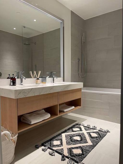 Appartement Luxury 3 Bed 3 Bath In Central