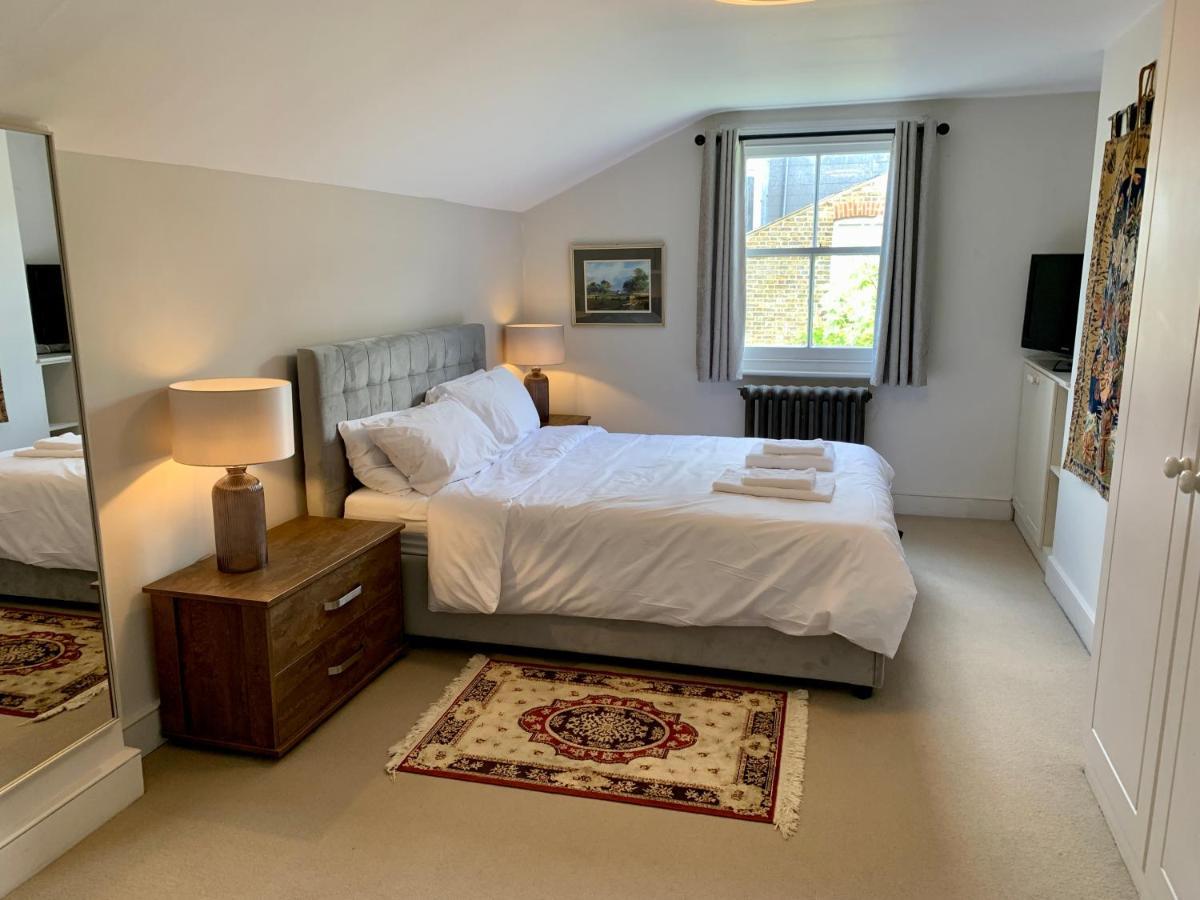 Lovely Newly Refurbished In Battersea Apartment *