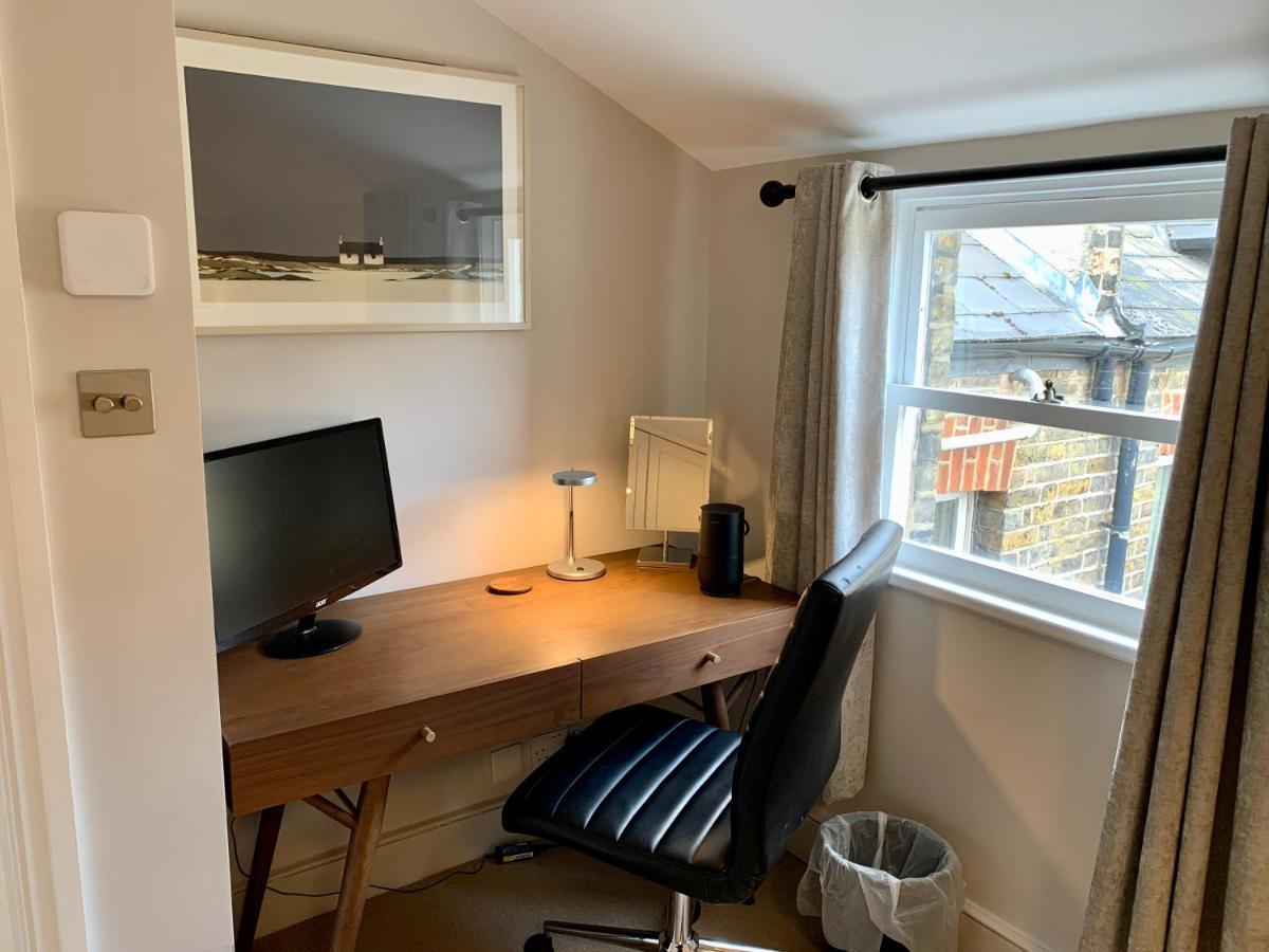 Lovely Newly Refurbished In Battersea Apartment