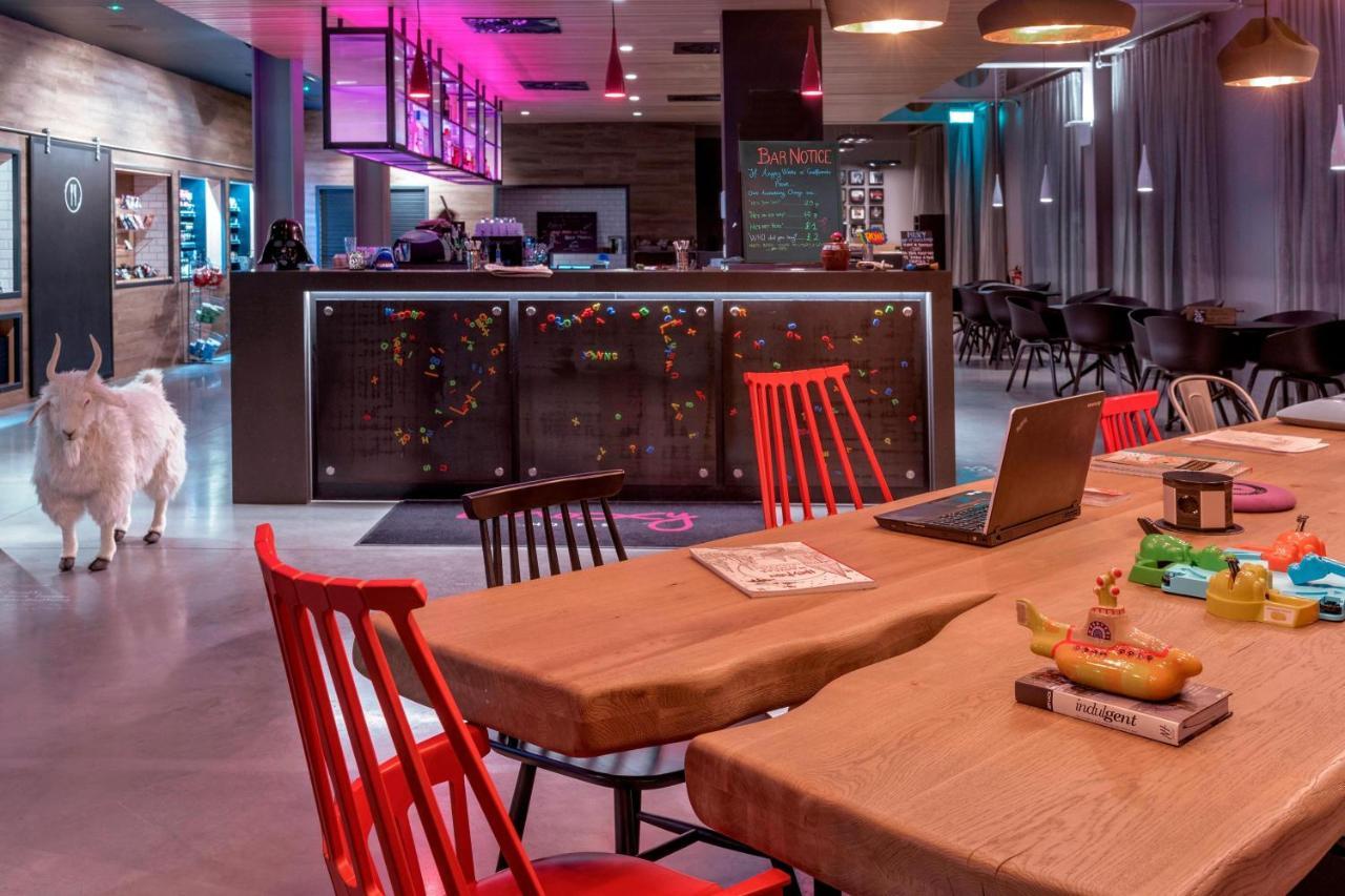 Hotel Moxy Excel Londen