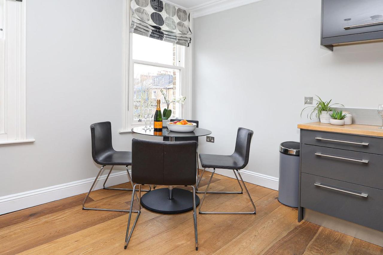 Bright And Modern 2 Bed Flat Apartment London