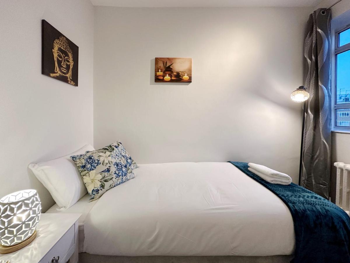 Zoey Place Near Thames River - 2 Double Beds, 1 Single Bed, Spacious, Ideal For Families Apartamento *