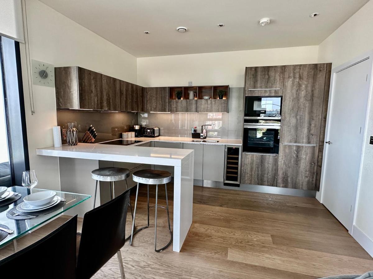 Apartamento 3 Bedroom Penthouse With Private Terrace, Battersea, Nine Elms