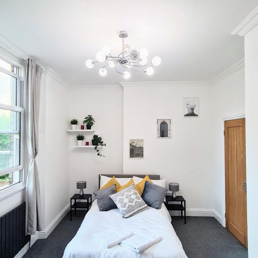 Stunning 2 Bed 2 Bath Luxury Apartment! * Londres