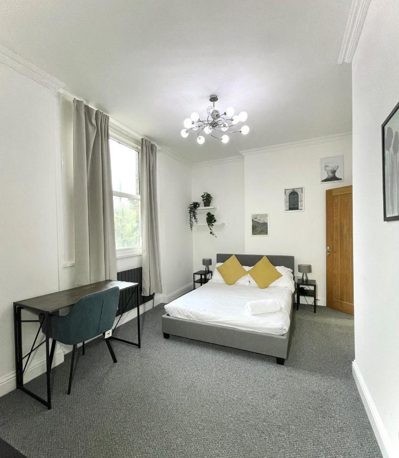 Stunning 2 Bed 2 Bath Luxury Apartment! Londres