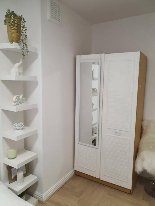2 Bedroom Flat In Vauxhall, Appartement