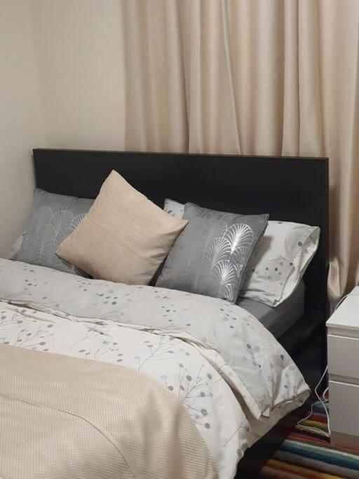 2 Bedroom Flat In Vauxhall, Londres