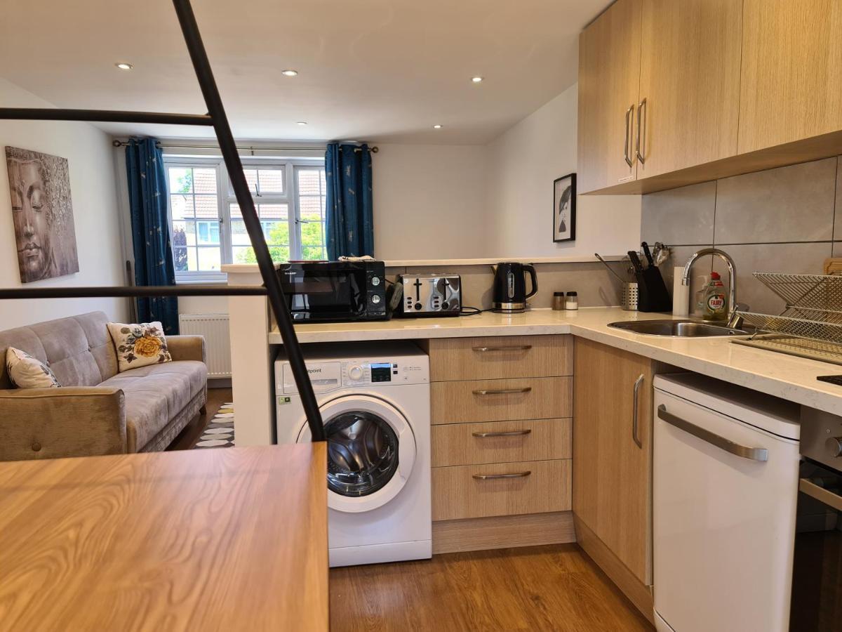 Apartment New - Family 2 Bedroom In Quiet Street Near Parks 107-3 1fl London
