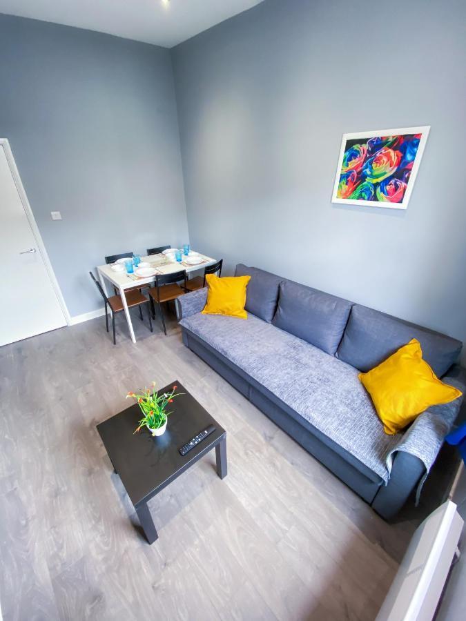 Stylish 1 Bedroom Flat In Wood Londres