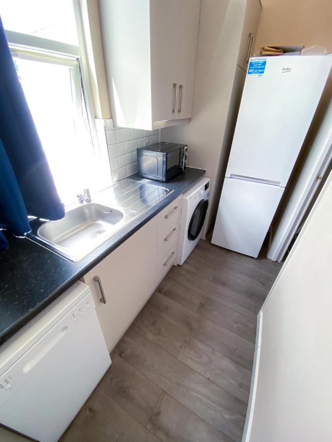 Stylish 1 Bedroom Flat In Wood * Londres