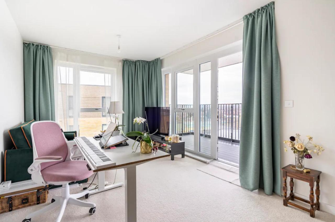 Sunny Luxury Skyline Flat Near Alexandra Palace, Tottenham Stadium & Drumsheds Apartamento Londres