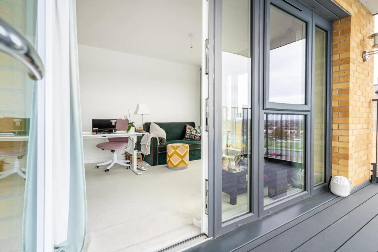 Sunny Luxury Skyline Flat Near Alexandra Palace, Tottenham Stadium & Drumsheds Apartamento