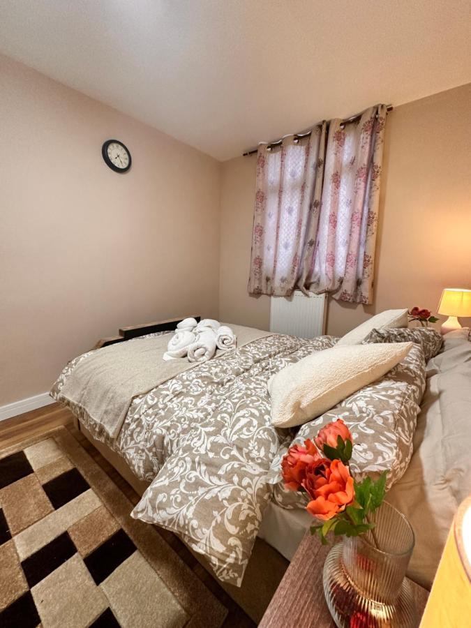 Guest house Canary Wharf Single Double And En-suite *