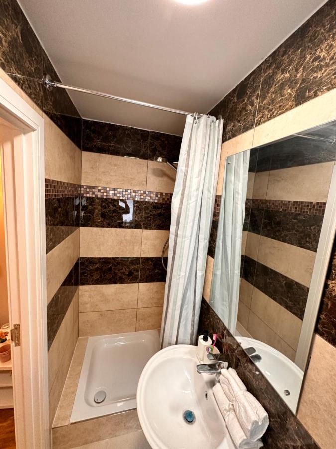 Guest house Canary Wharf Single Double And En-suite *