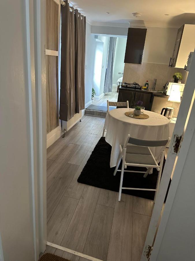 Apartment Charming 1-bed In 8 *