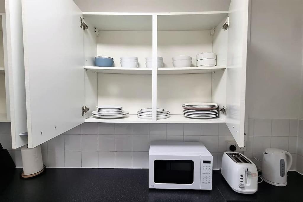 2 Bedroom In Kennington Apartamento