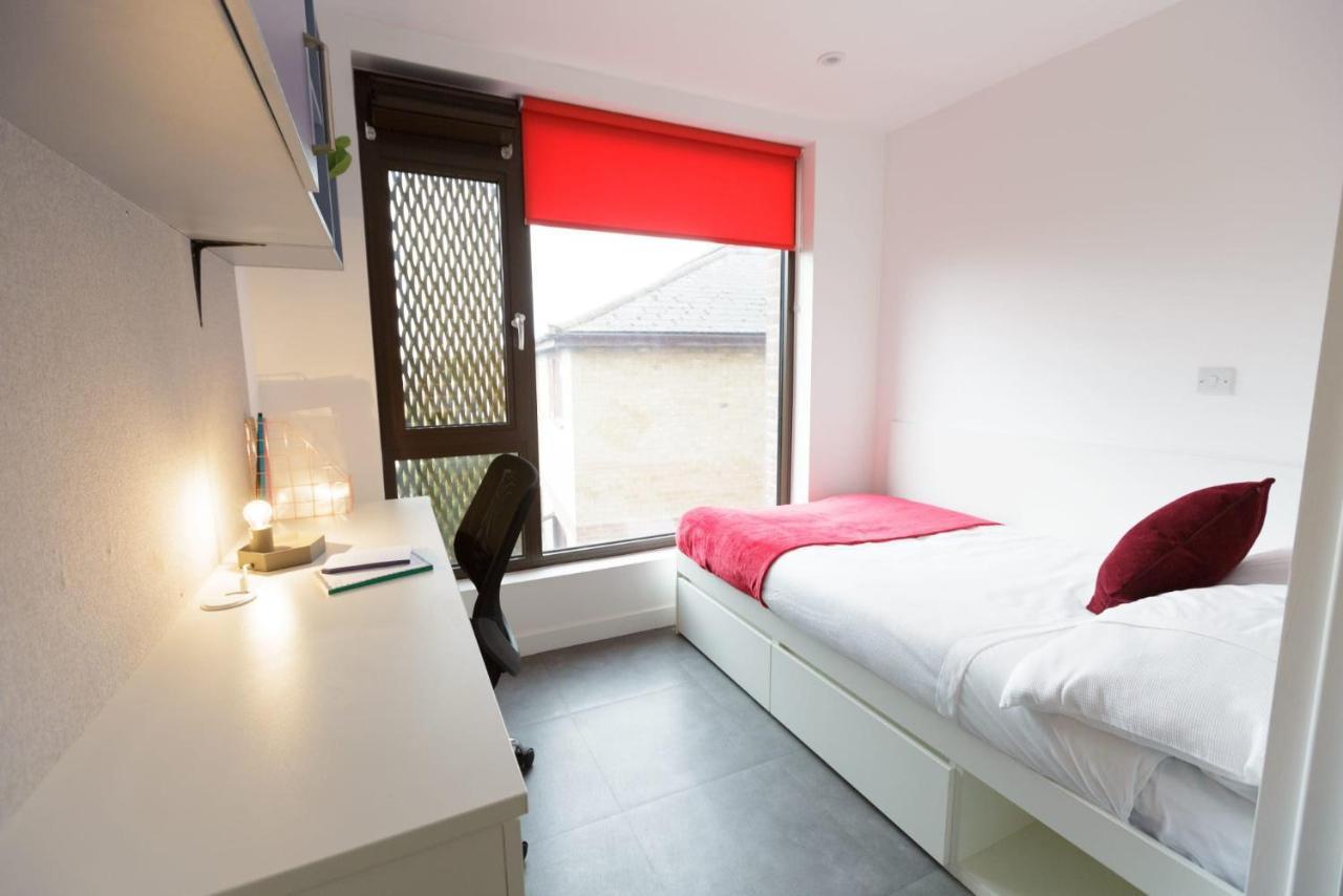 Cosy And Ensuite Bedrooms At New Cross In Apartment London