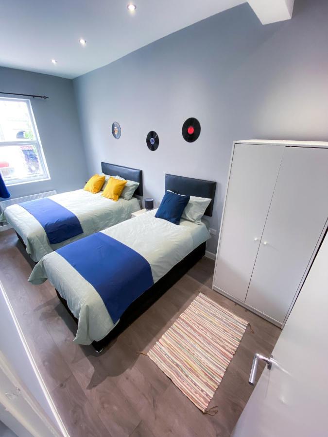 Stylish 1 Bedroom Flat In Wood Londres