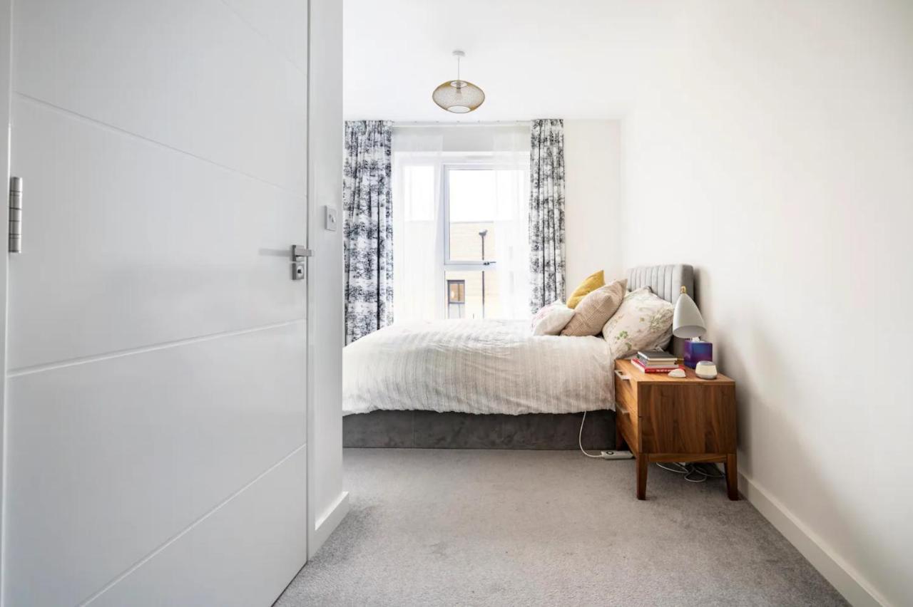 Sunny Luxury Skyline Flat Near Alexandra Palace, Tottenham Stadium & Drumsheds Apartamento Londres