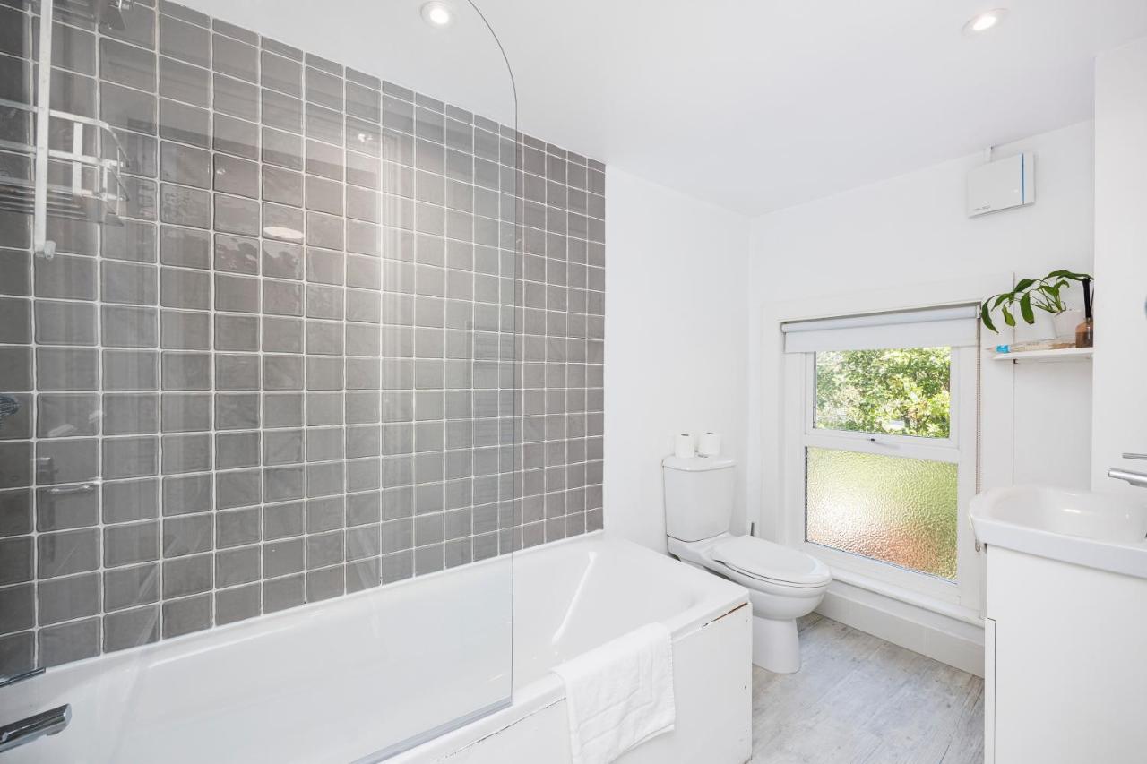 Welcomestay Colliers Wood Two Bed - Away From Apartamento Londres
