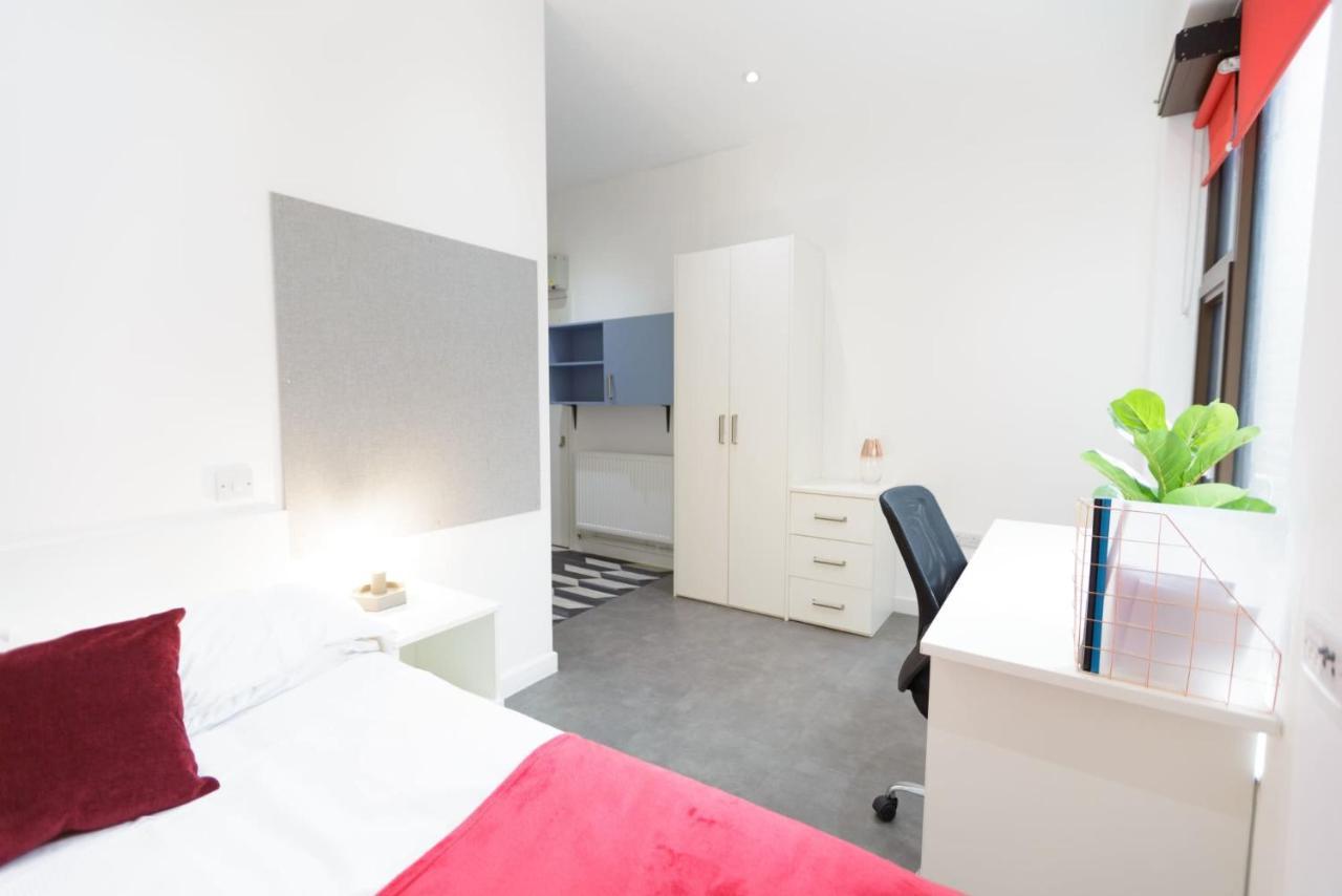 Apartment Cosy And Ensuite Bedrooms At New Cross In