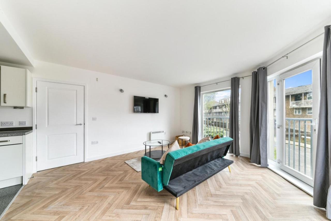 Apartamento Amazing 2 Bedroom Flat In Canary Wharf Londres