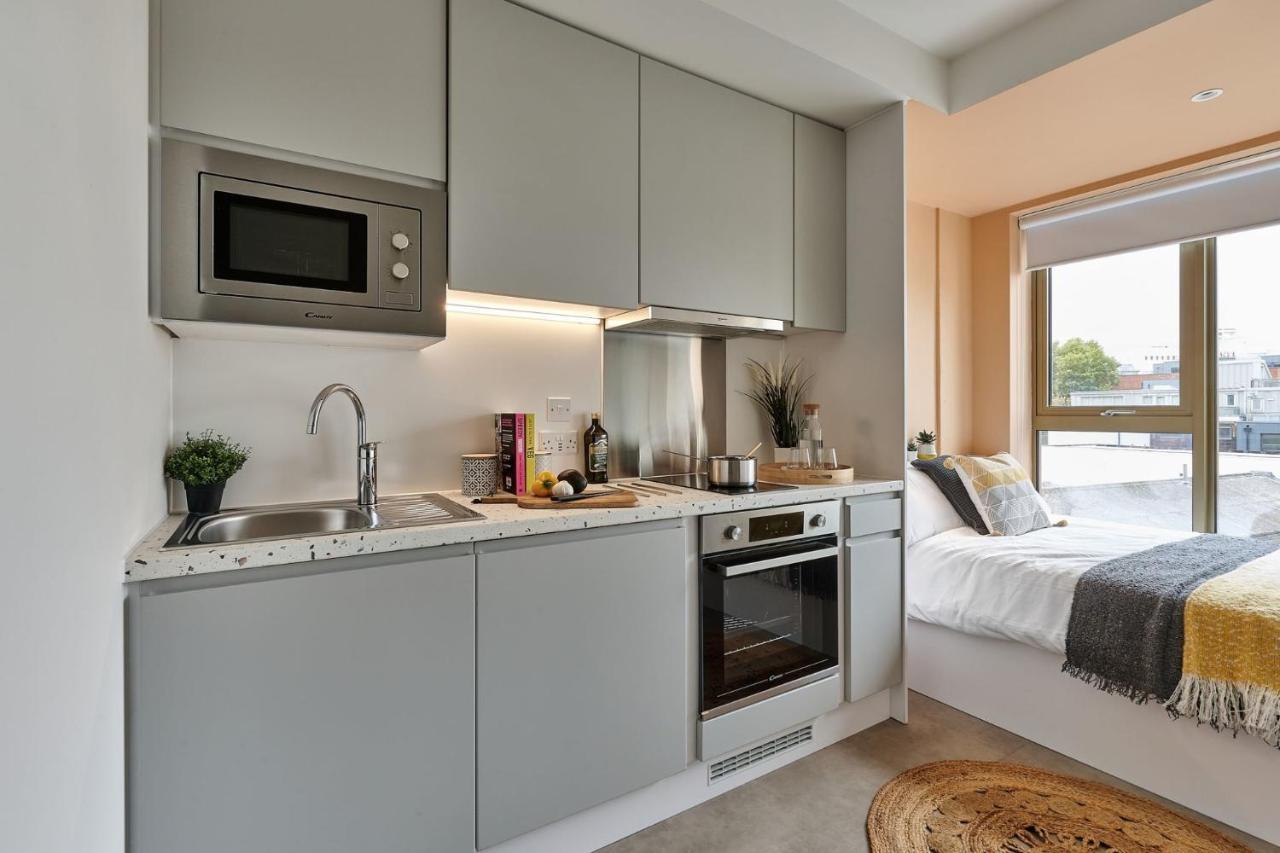 For Students Only Contemporary At View Bermondsey In * Londres