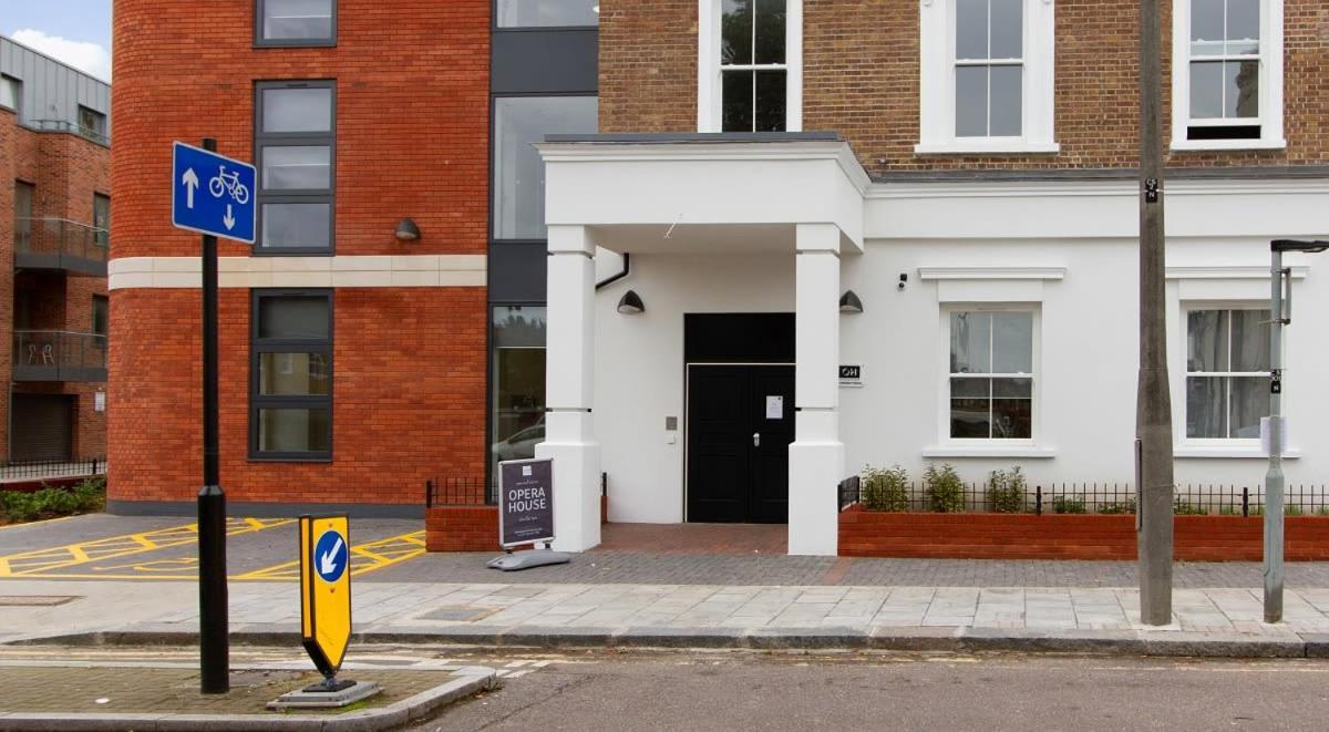 Stunning Modern At Seven Sisters Located In