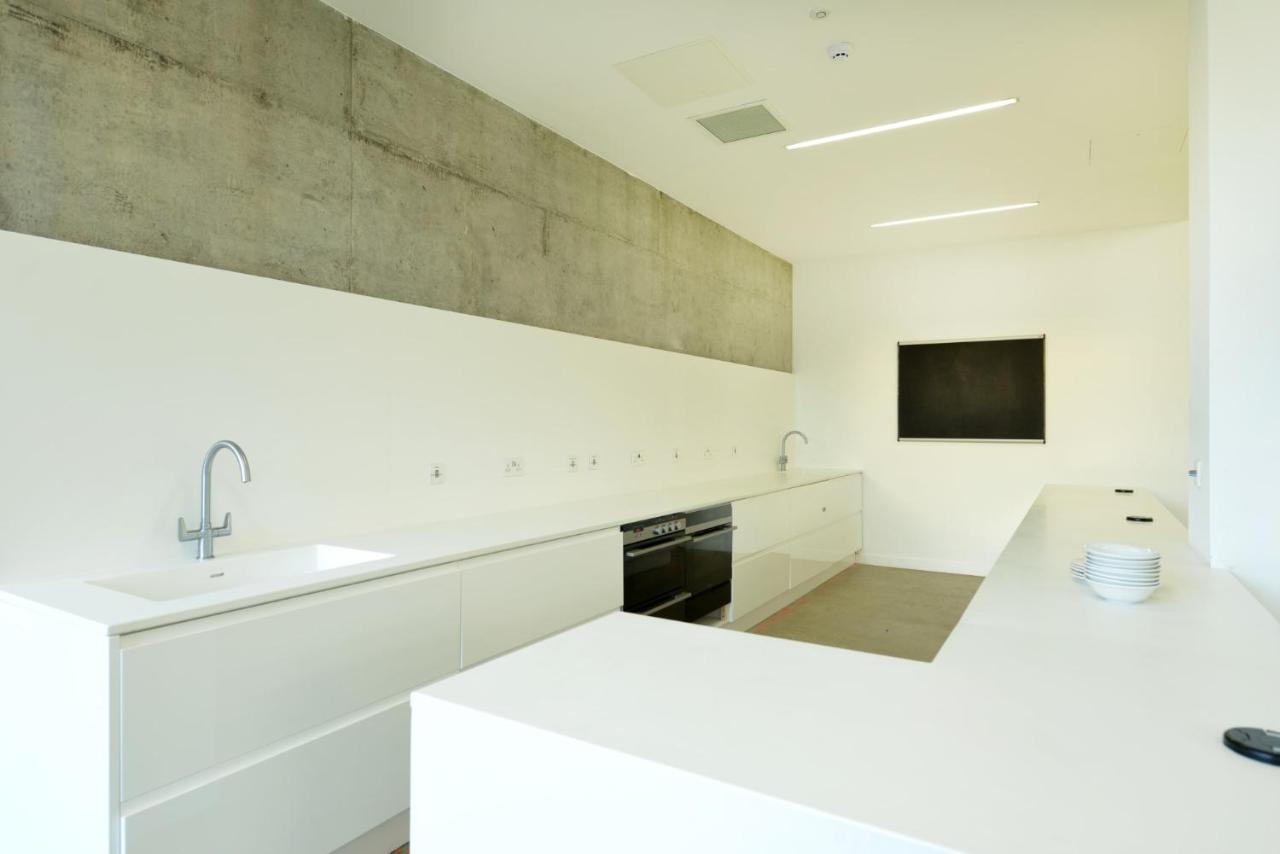 Apartment For Students Only Spacious At Flinders House Located In *