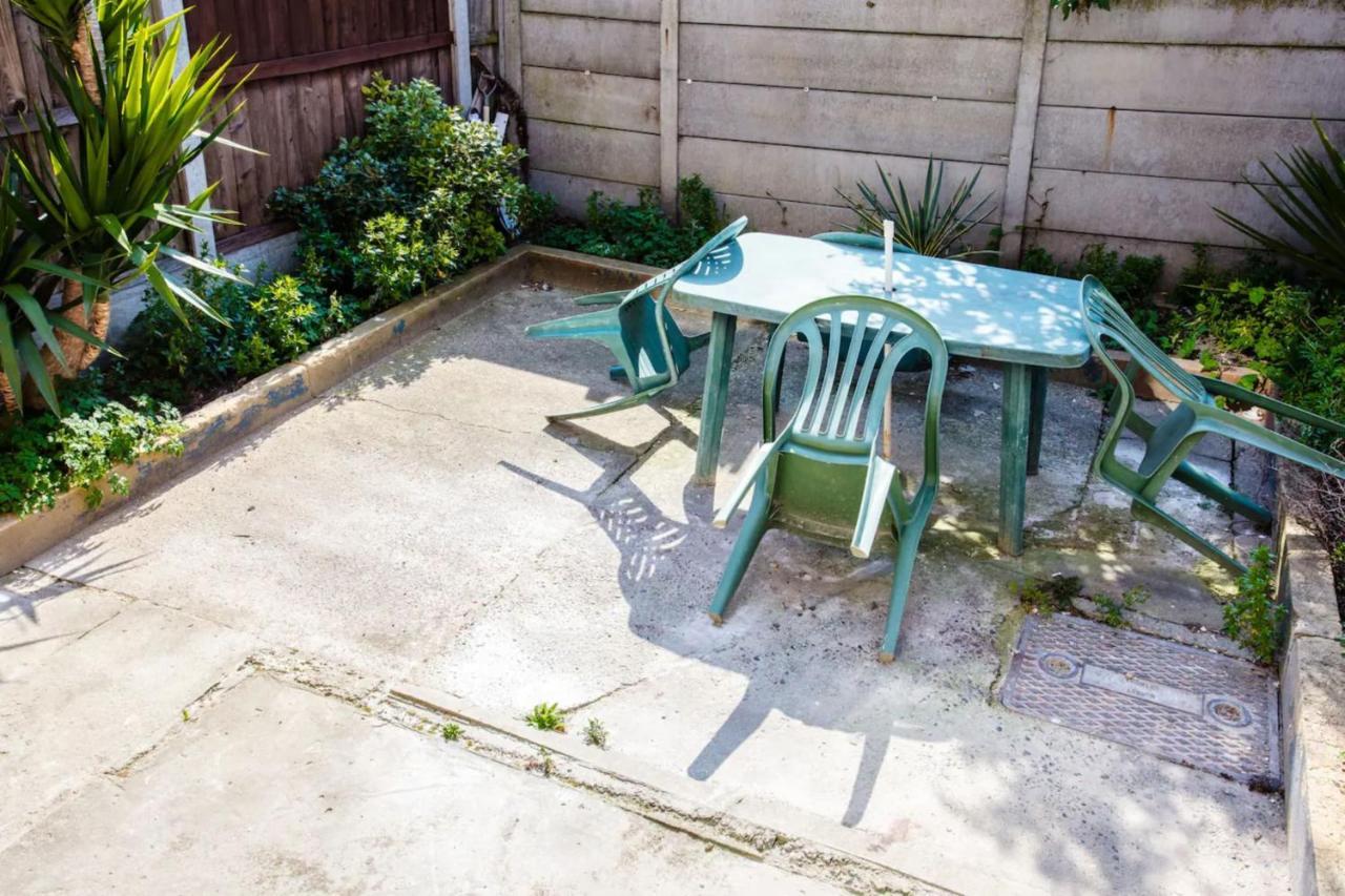 Holiday home Stylish 4bd House With Private Garden - Stratford London