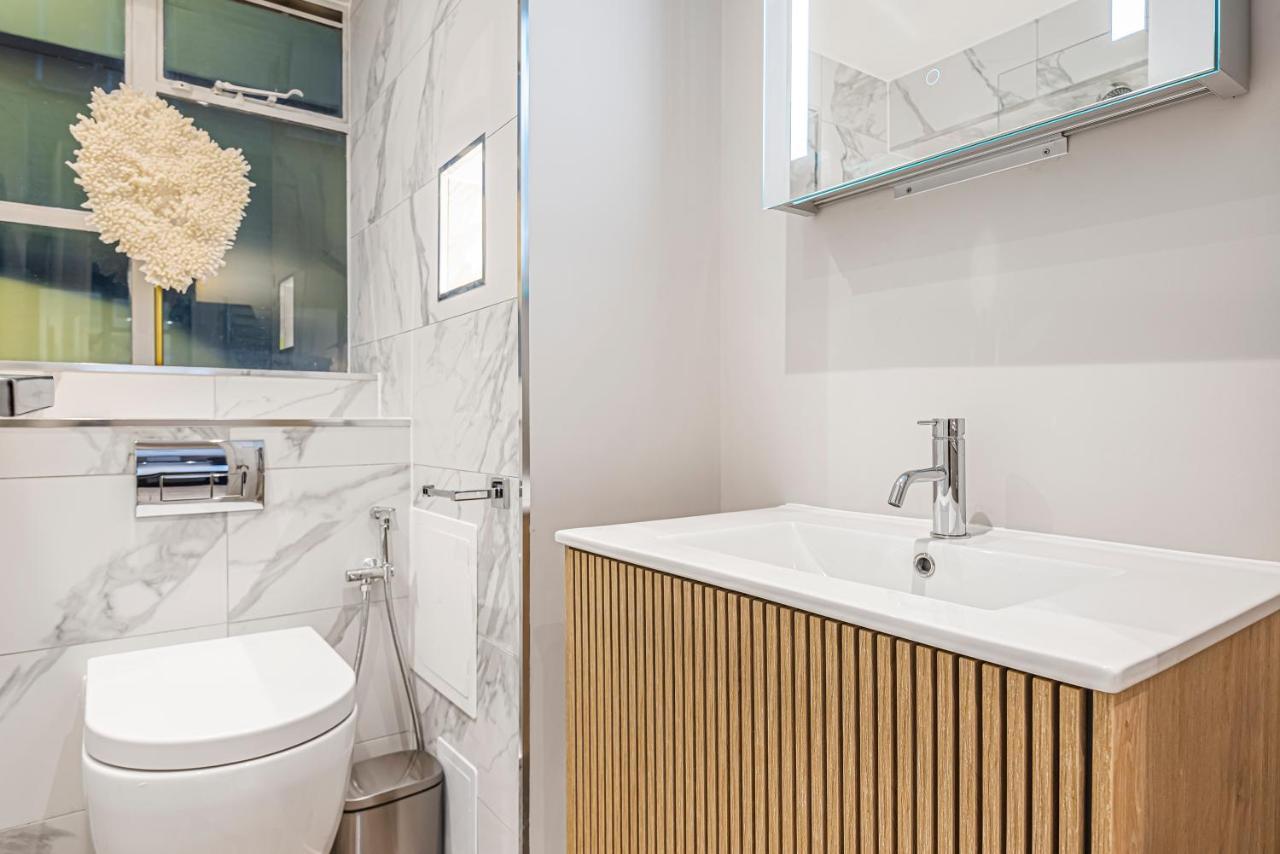 Luxury 2 Bed Apartment In Knightsbridge London Opposite Harrods *