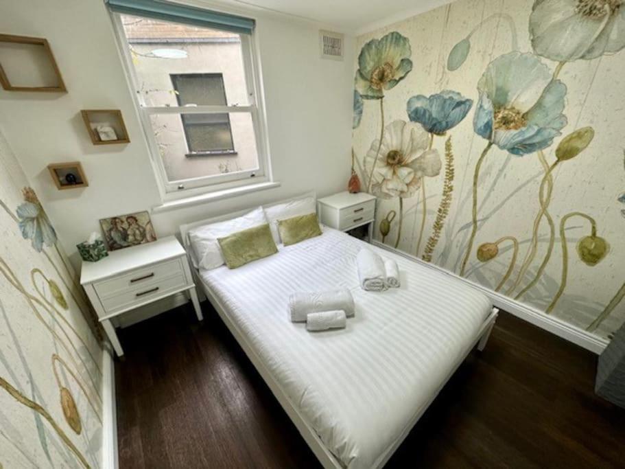 Unique Luxury In The Heart Of London. Air Conditioned With Private Garden Apartment