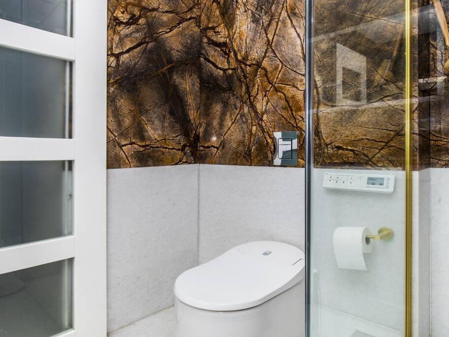 Apartment Unique Luxury In The Heart Of London. Air Conditioned With Private Garden London