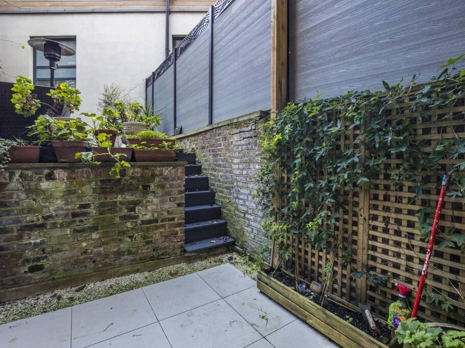 Unique Luxury In The Heart Of London. Air Conditioned With Private Garden Apartment