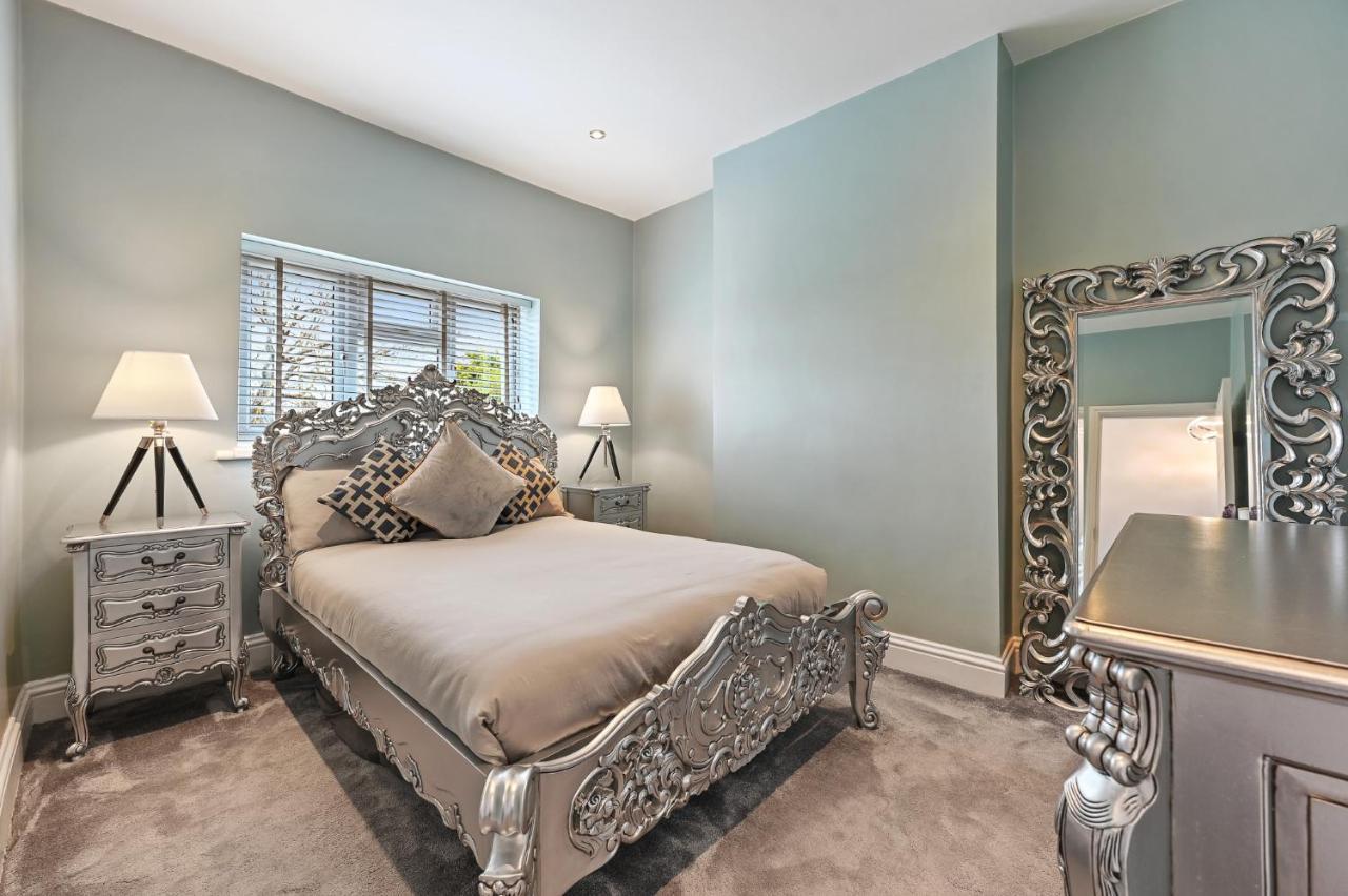 Wembley Luxury Residence- Opulence House Ferienhaus *