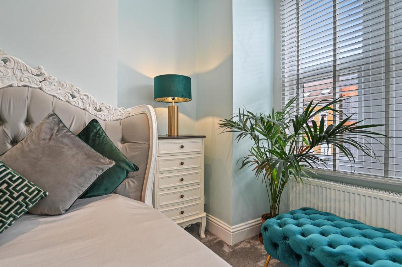 Wembley Luxury Residence- Opulence House Hébergement de vacances