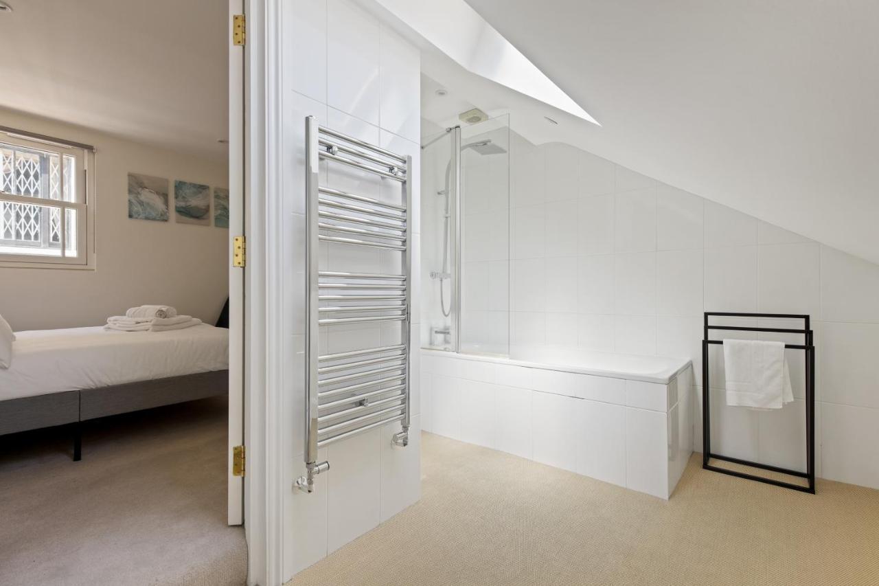 Knightsbridge Sapphire By Dena Elite Collection Holiday home London