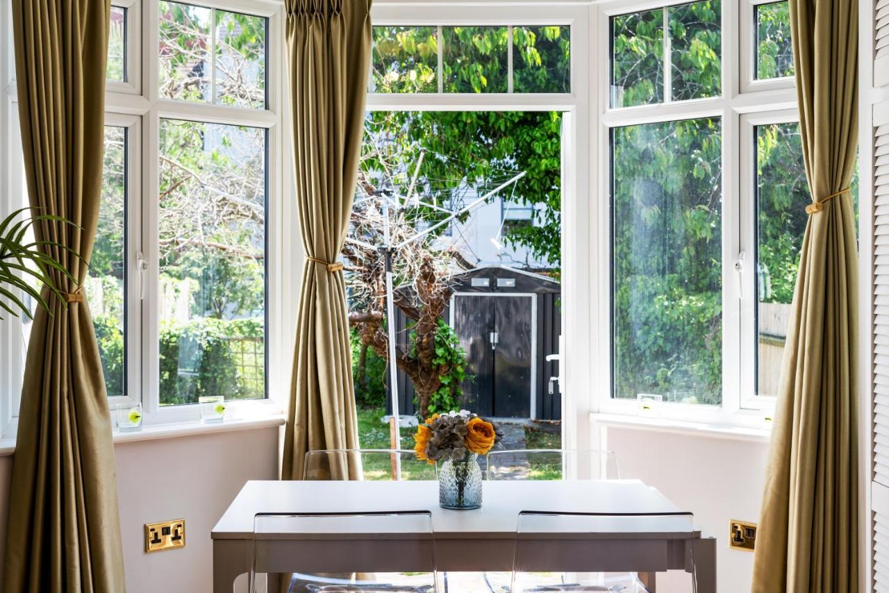 Lovely Garden In Wimbledon Town Centre With Private Parking By Wimbledon Lets Appartement *