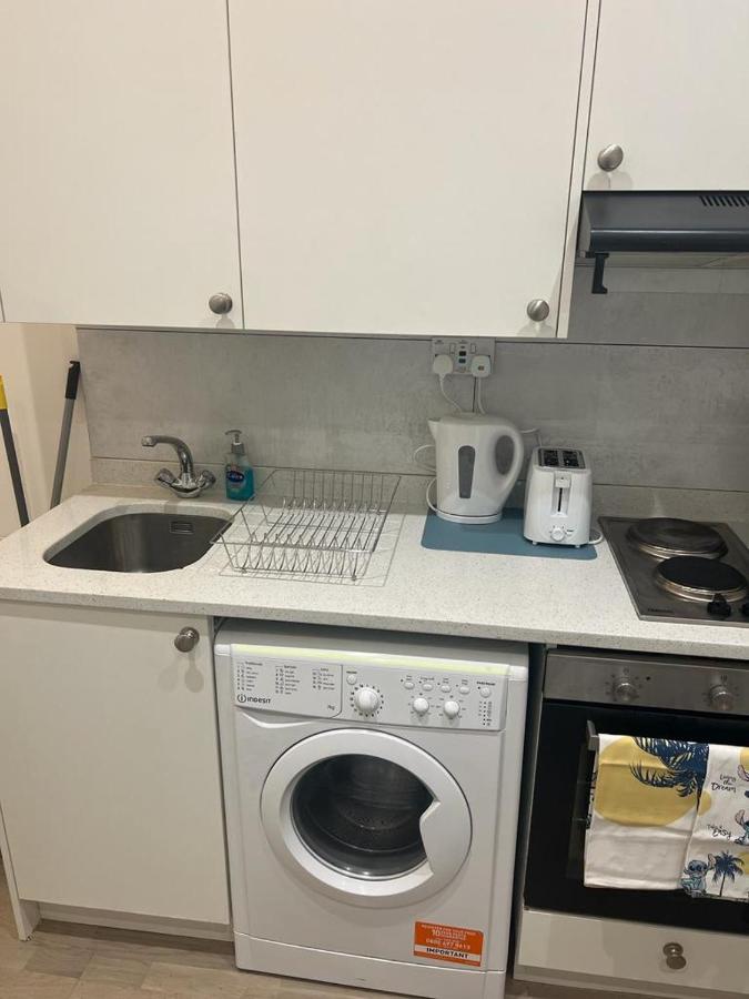 Queenstown Road Studio Flat London