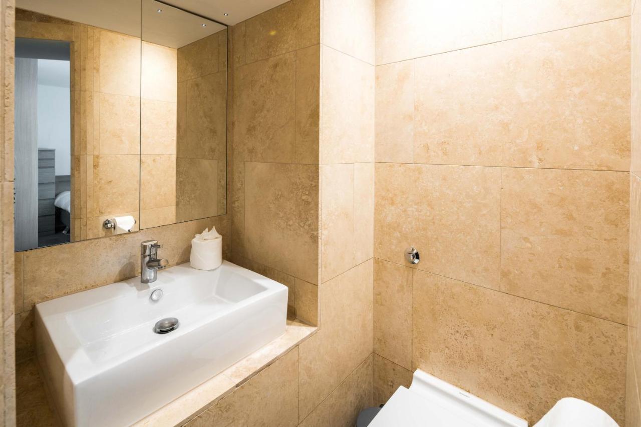 Apartamento Elegant 2bd Duplex With Outdoor Patio/glass Canopy *