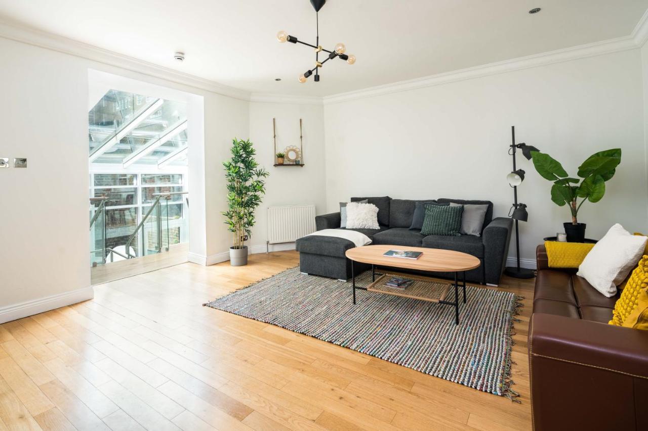 Elegant 2bd Duplex With Outdoor Patio/glass Canopy Londres