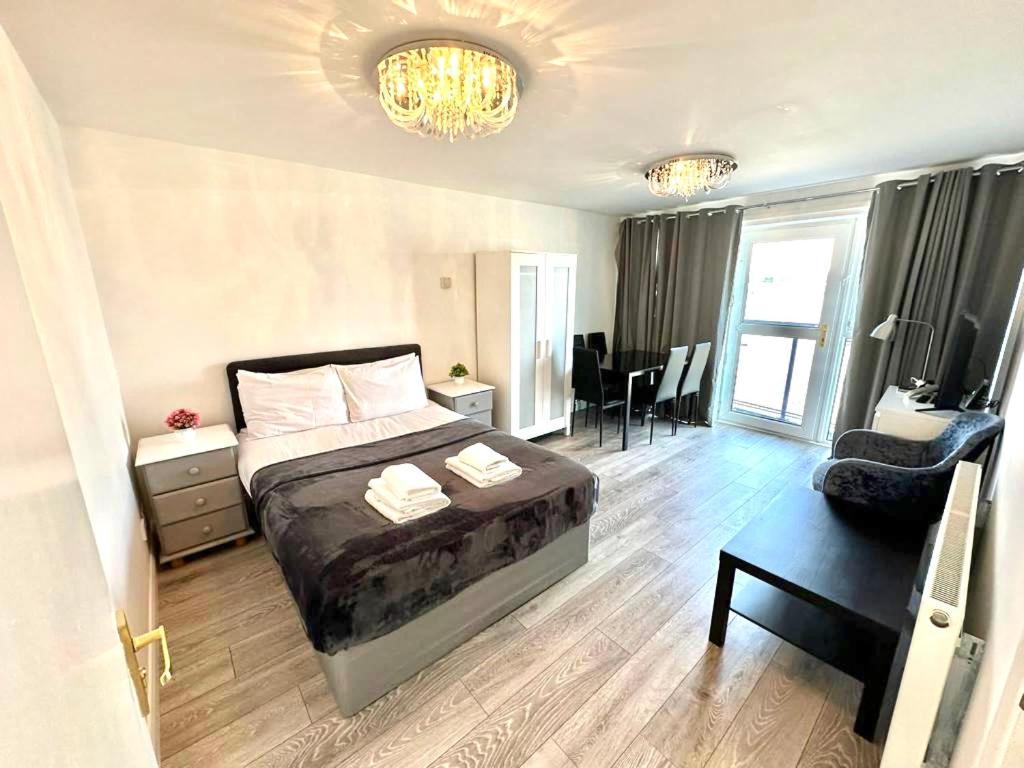 Appartement 3 Bedroom Riverview Flat Canary Wharf Free Parking